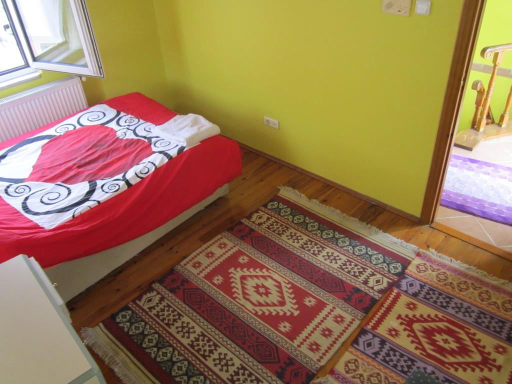 Ferienwohnung Red House Istanbul Zimmer foto